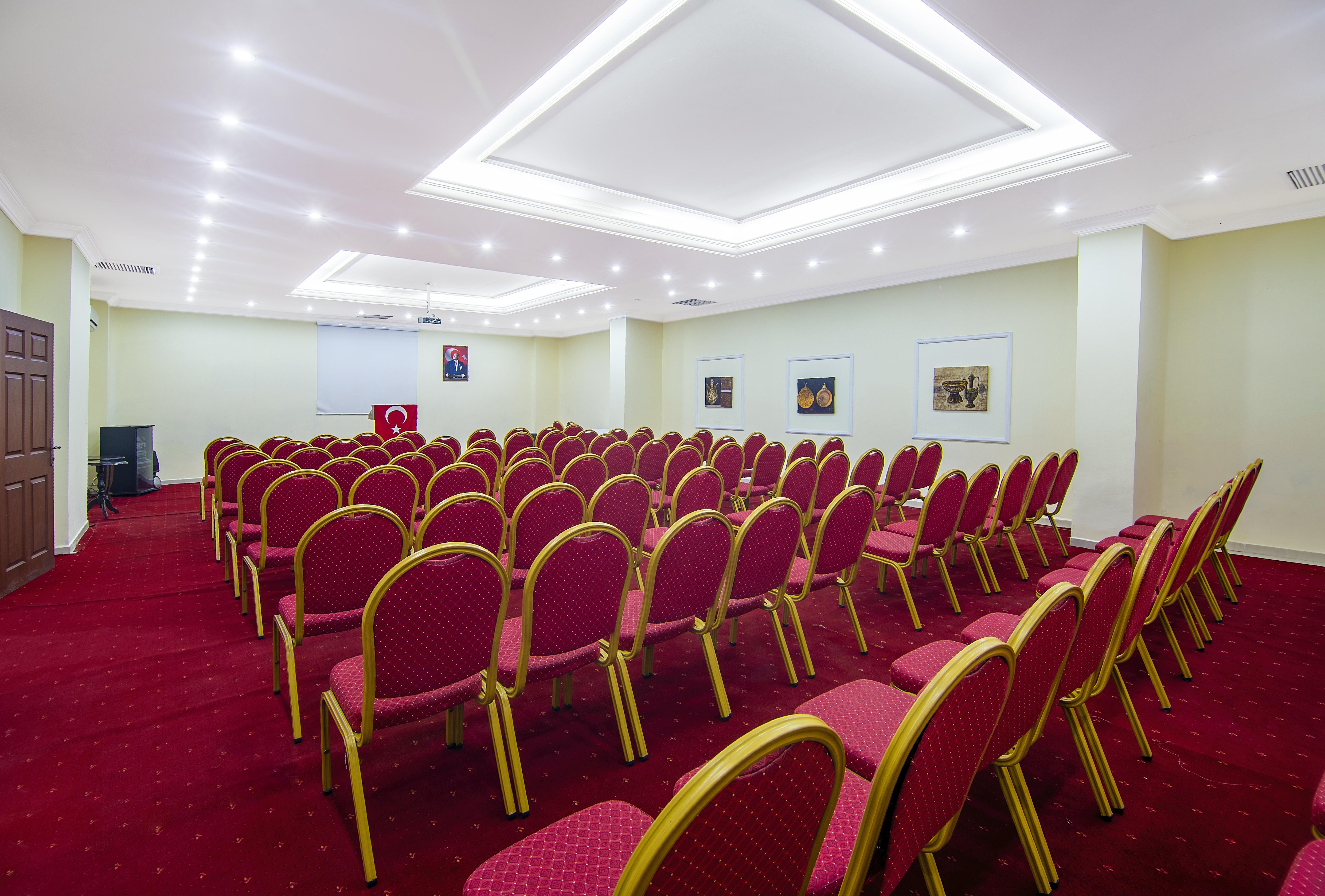 Ośrodek wypoczynkowy Kleopatra Royal Palm 4*